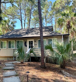 Newly renovated home - floors, lighting, kitchen, bathrooms, decks, windows, new furniture