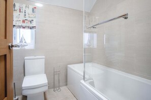 Harbour View - 2 Bedroom Apartment - Milford Haven (21831)