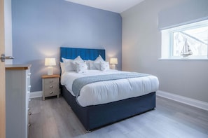 Beach Haven Hideout - 2 Bedroom - Milford Haven (20857)