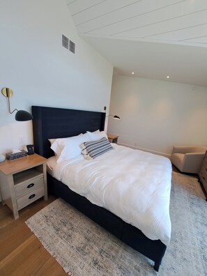 Guest Bedroom #2 (King-Sized Bed)