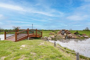Pond On-Site | Blackstone Grill | 320-Acre Property | Winery On-Site