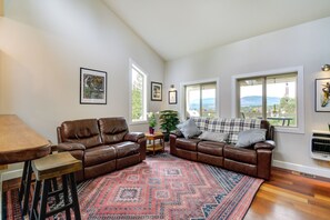 Living Room | Smart TV | Electric Fireplace | 2nd Floor