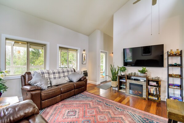 Port Townsend Vacation Rental | 4BR | 3BA | 1,953 Sq Ft | 5 Steps to Enter