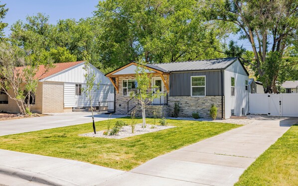 Beautiful newly redone home in the heart of Cody! 