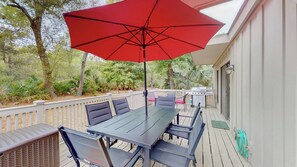 Outdoor Dining with Propane Grill