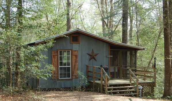 Creek Cabin exterior