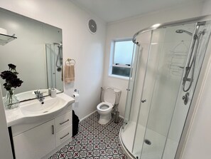 King  Ensuite
