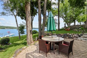 Outdoor dining and sunsets await!