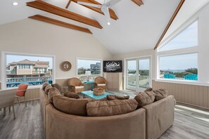 WH230: A Golden Opportunity | TL Living Area, Deck Access