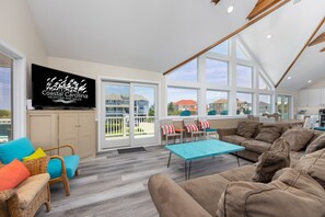 WH230: A Golden Opportunity | TL Living Area, Deck Access