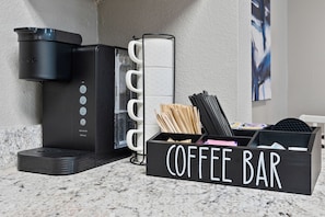 Kaffee und/oder Kaffeemaschine