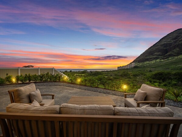 Enjoy the unobstructed sunset views from the backyard with majestic surroundings!
