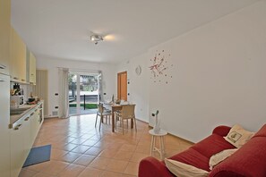 Schlafsofa (Schlafbereich für Studio)