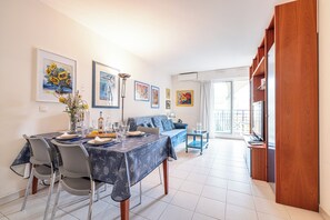 Living and dining room