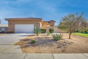 Home Exterior | Private Pool | Charcoal & Propane Grills
