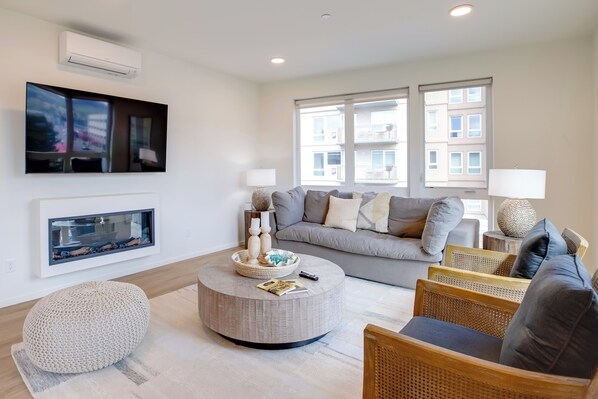 Seaside Vacation Rental | 2BR | 2.5BA | 2,506 Sq Ft | Stairs Required