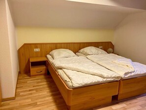 3. Schlafzimmer mit Doppelbett