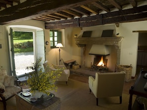 Autumn, Living Room, Spring, Summer