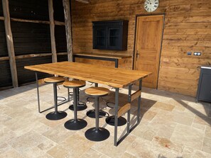 Outdoor dining