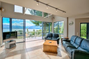 Lounge area with incredible views