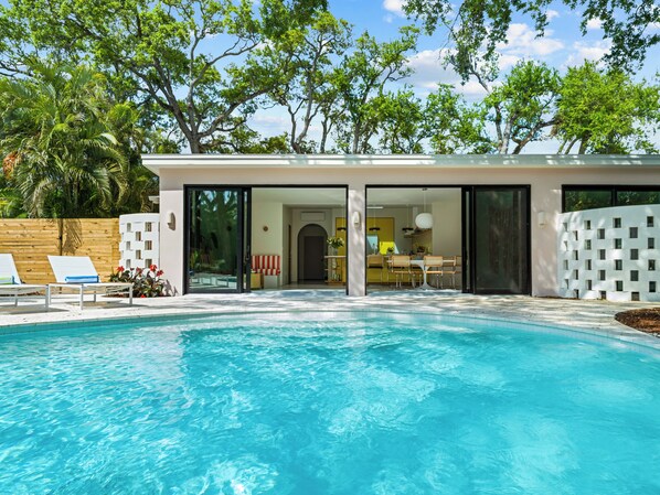 Welcome to Casa Tropicale!