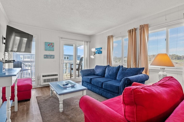 A Place at The Beach 9540-3P Living Area