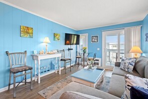 A Place at The Beach 9540-3P Living Area