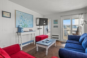 A Place at The Beach 9540-3P Living Area