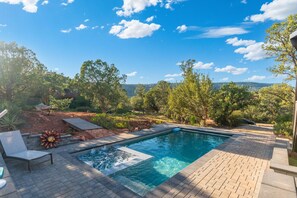 A sunny day, a crystal-clear pool—what more do you need?