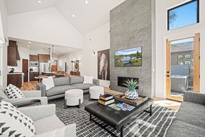 18163 Forestbrook-02