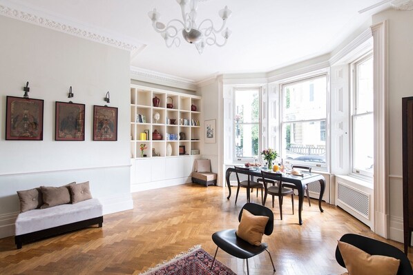 Stunning Reception Room