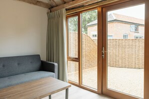 Living area (3)