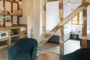 Living area and kitchen (2)