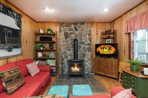 Dream Weaver hosted by MVR Vacation Rentals, Inc. Wellsboro, PA.