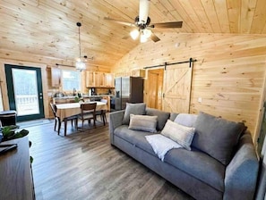Open floor plan. Full kitchen and fully livingroom. Couch turns into a bed.