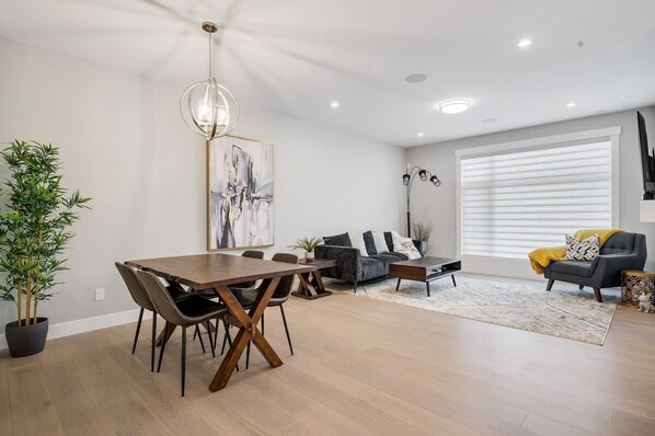 Open concept living at its best! Watch the tv from multiple angles and keep an eye on everything