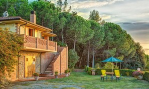 Building Exterior, Garden, Main Entrance, Outdoor