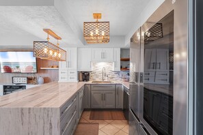 Elegant and fully equipped—your kitchen away from home