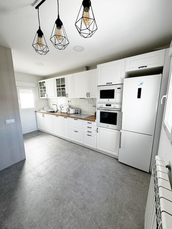 Kitchen (1)