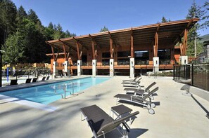 Shared pools, two hot tubs, gym, and multiple kids play spaces.