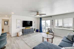 Living Room | Queen Sleeper Sofa | Main Level | Smart TV