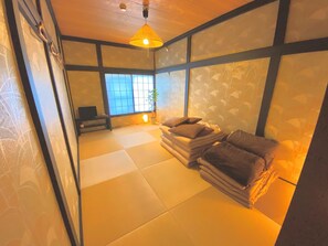 Japanese-style room