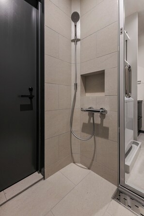 1st floor shower: Can be accessed from outside, so you can use it straight after coming out of the sea.