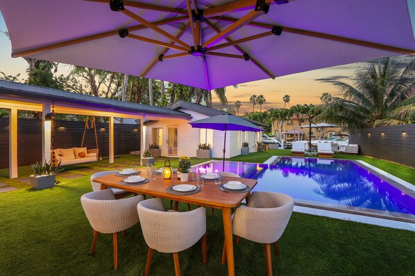 Outdoor dining