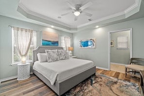 Primary King Bedroom On 1st Floor