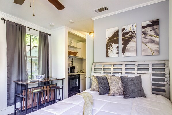 Clarksdale Vacation Rental | Studio | 1BA | 4 Steps to Enter | 300 Sq Ft