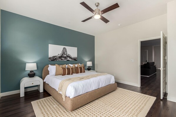 Bedroom with King Bed and Hotel Quality Linens