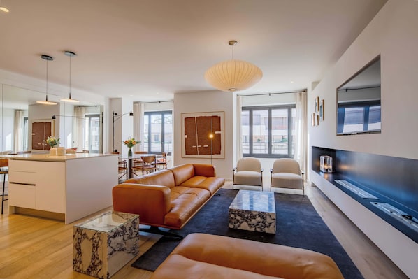 Living room
