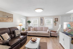 Love and Luck has the perfect mid-Island location and is beautifully renovated.