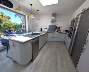 Light kitchen with garden access